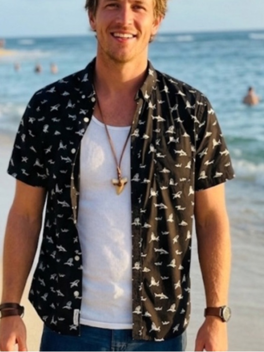 Alpha Beta Short-Sleeve Button-Down Shirt - Black White Shark Print large NWOT L